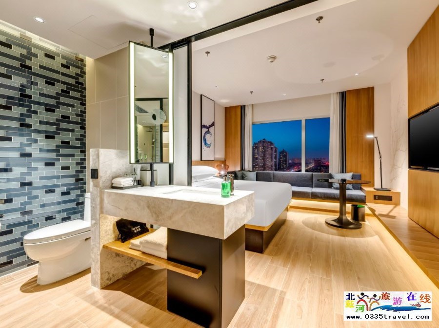 秦皇島海港萬楓酒店電話18633570222