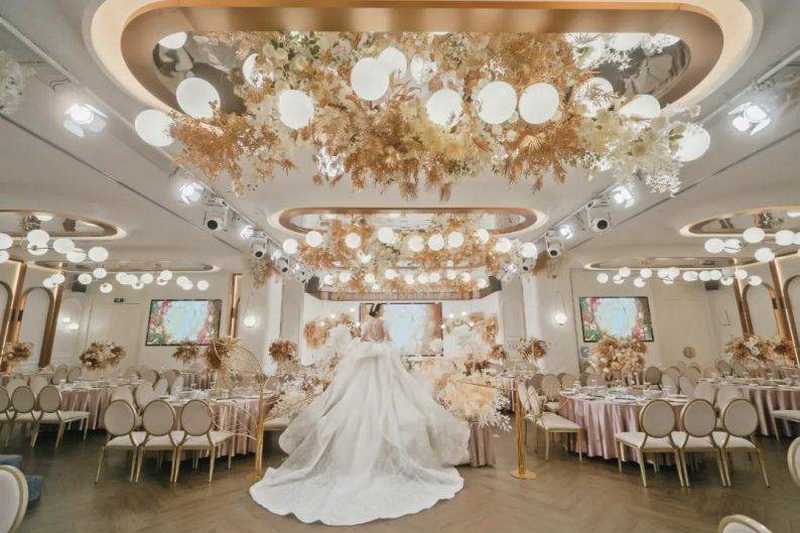 秦皇島禧宴婚禮酒店預(yù)定專線18633570222  15703350808